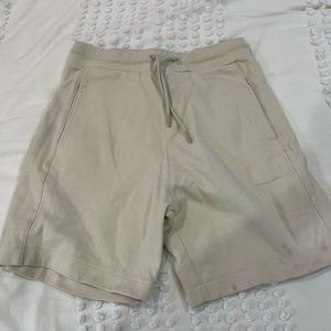 ZARA BEIGE SWEATSHORTS SIZE MEDIUM